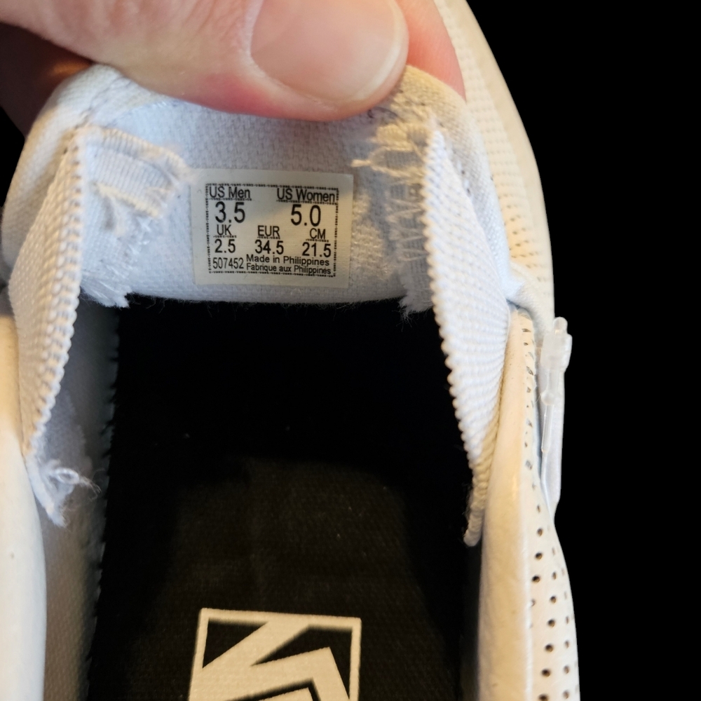 Vans‎ size 5 women's white leather slip-on dimpled shoes - Picture 5 of 6